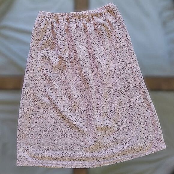 Vtg handmade blush pink embroidered cutwork lace midi skirt - Picture 5 of 11